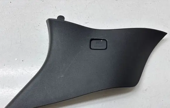 Volvo XC90 (D) pillar trim (bottom) 39829977