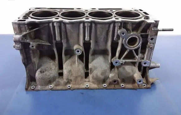 Mercedes-Benz E C207 W207 Engine block 10FE03
