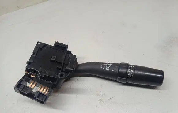 Toyota Avensis T250 Wiper control stalk 173654