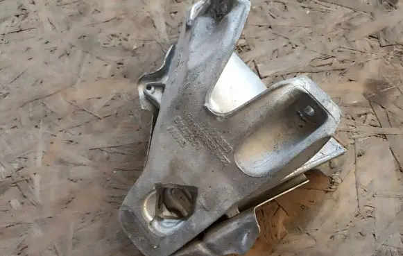 BMW X5 F15 Engine mounting bracket 6853208