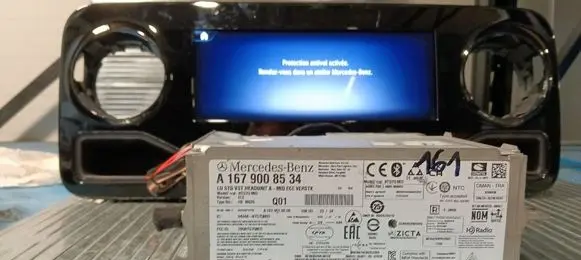 Mercedes-Benz GLE W167 Radio/GPS head unit trim A1679008534