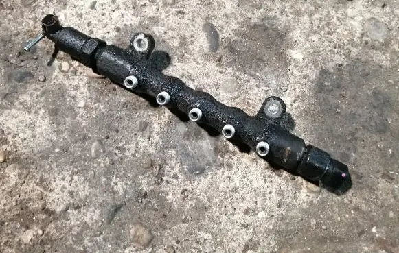 Toyota Avensis T250 Fuel main line pipe