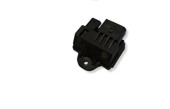 BMW 5 F10 F11 Glow plug pre-heat relay 781085605