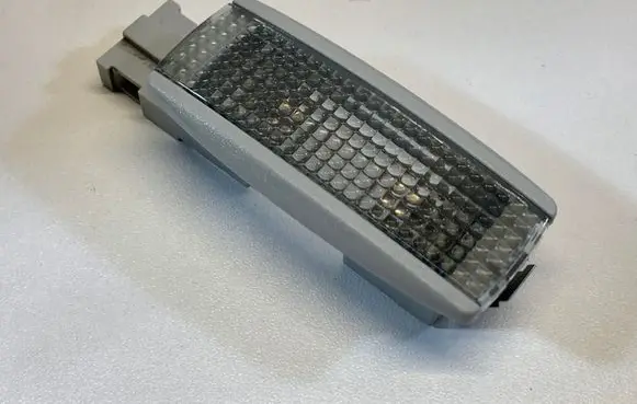Volkswagen Polo V 6R Front seat light 3B0947133