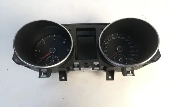 Volkswagen Golf VI Speedometer (instrument cluster) 5K0920870E