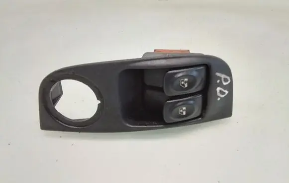 Renault Megane I Electric window control switch 8200181696