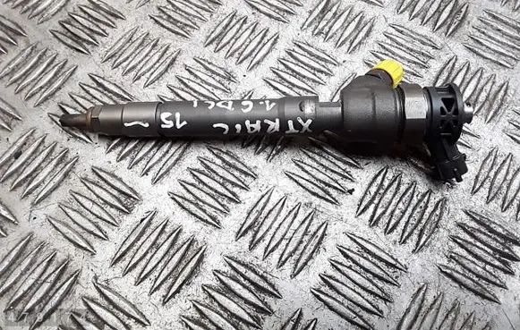 Nissan X-Trail T32 Fuel injector 0445110546