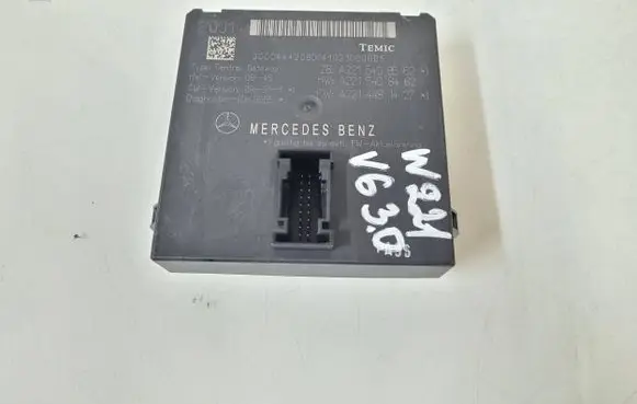 Mercedes-Benz S W221 Gateway control module A2215409562 A2215408462 A2214481427