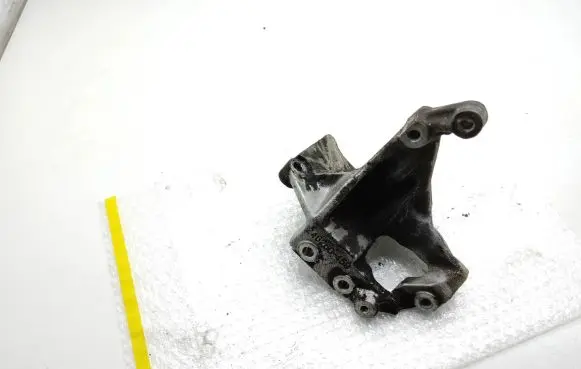 Toyota Land Cruiser (J150) Engine mounting bracket 246260459