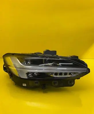 Volvo S90, V90 Headlight/headlamp 31386171