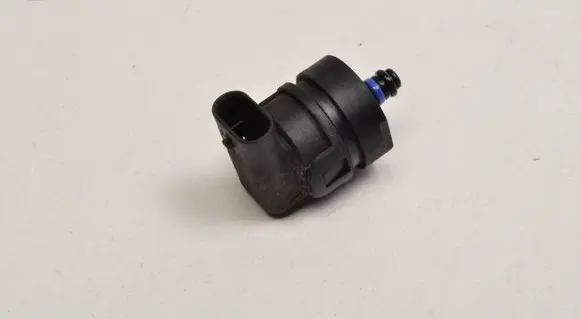 Mercedes-Benz A W176 Fuel pressure sensor A0009053906