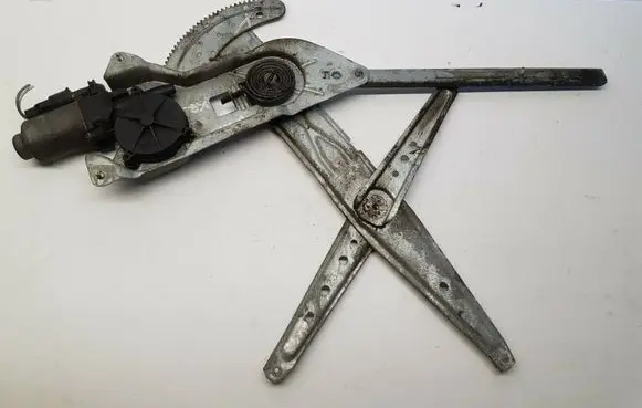 Renault Kangoo I Front door electric window regulator 06710356 nr8201