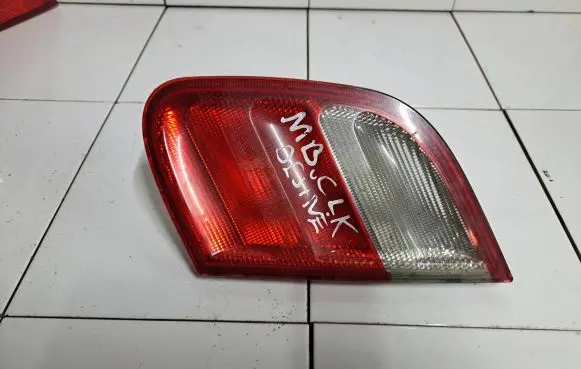 Mercedes-Benz CLK A208 C208 Tailgate rear/tail lights 147596