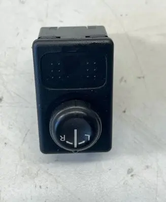 Nissan Almera Tino Wing mirror switch