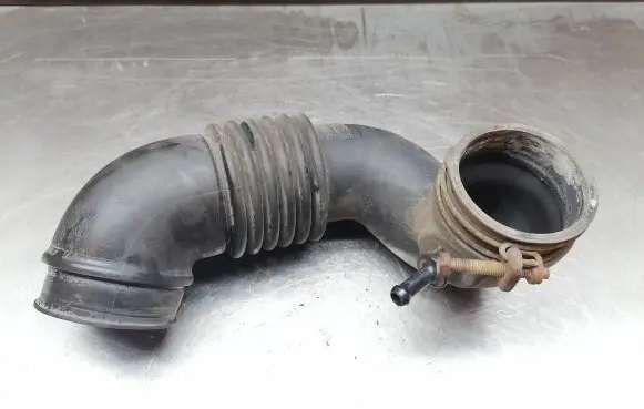 Mitsubishi Lancer X Air intake hose/pipe 1505A188