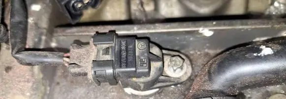 Chrysler PT Cruiser Camshaft position sensor a0031359728