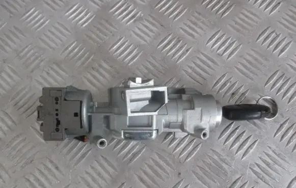 Ford Focus Ignition lock 3M513F880AD