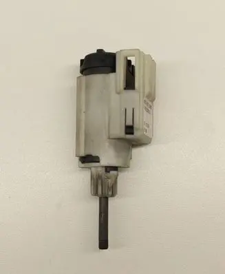 Audi A4 S4 B7 8E 8H Brake pedal sensor switch 8E0927189B 19322005 0186