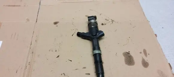 Toyota Corolla E120 E130 Fuel injector 236700G010 09F00061 0100E000