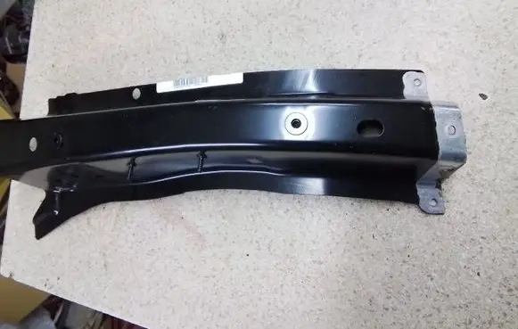 Volkswagen Touareg III Side radiator support slam panel 4M0805158G