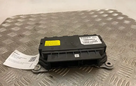 Volvo XC90 Airbag control unit/module 31658130