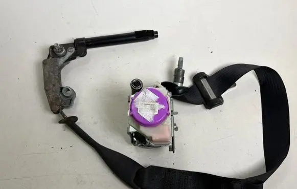 Ford Mustang VI Front seatbelt FR3B63612D64AG