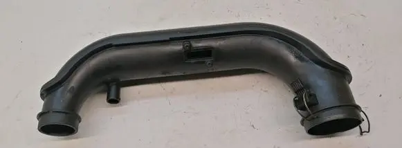 Coolant pipe/hose