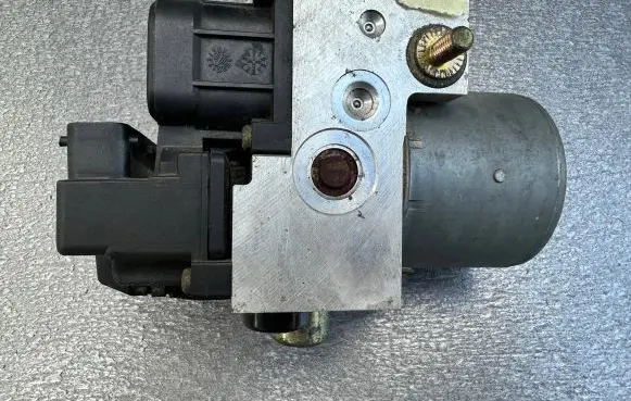 Nissan Patrol Y61 ABS Pump 47660VC000
