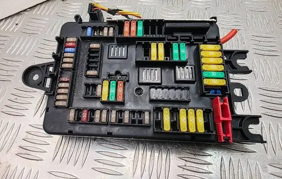 BMW 2 F22 F23 Fuse module 9389070 61149389070