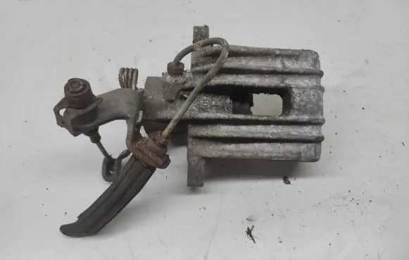 Volkswagen Golf V Rear brake caliper