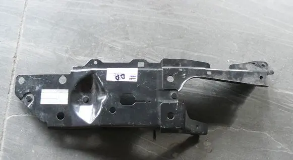 Nissan X-Trail T31 Radiator support slam panel 62520JG00A