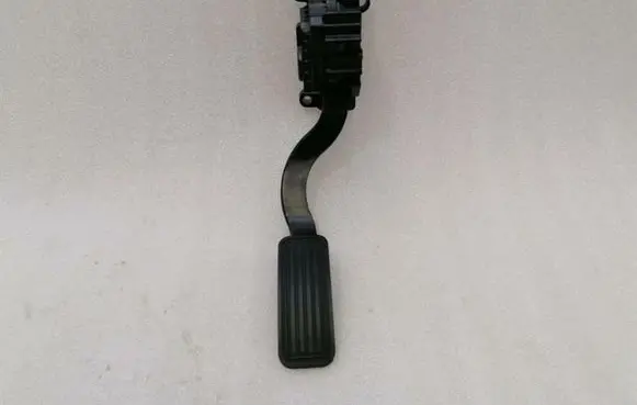 Tesla Model 3 Accelerator throttle pedal 1011298