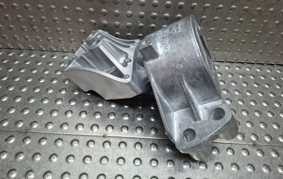 Fiat Doblo Engine mount bracket S27649828 517991100