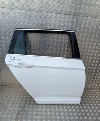 Volkswagen PASSAT B8 Rear door