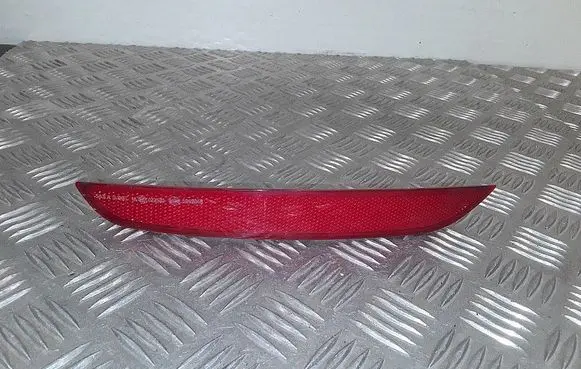 BMW 2 F46 Rear tail light reflector 7360871