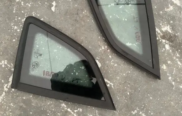 Seat Ibiza V (KJ) Rear side window