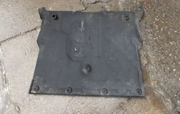 Tesla Model 3 Engine splash shield/under tray 110431200