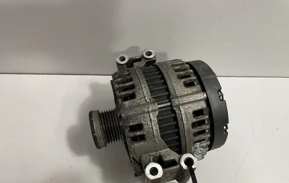 BMW 3 E90 E91 Generator/alternator 7550968