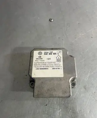 Volkswagen PASSAT B5.5 Airbag control unit/module 6Q0909605C 36010709L 5WK42900