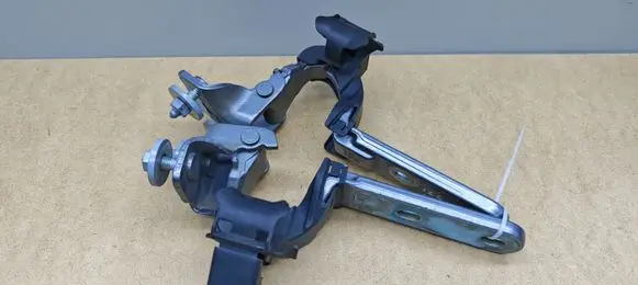 Mercedes-Benz ML W166 Tailgate/trunk/boot hinge A1667400137