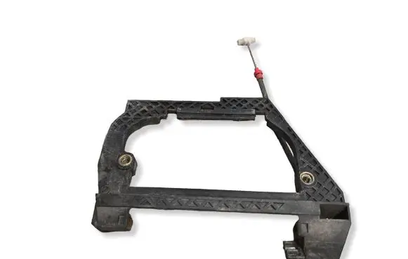 BMW 5 E39 Rear door exterior handle/bracket 51228236646