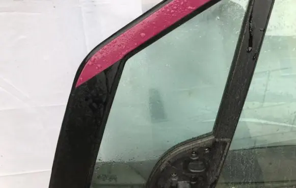 Mercedes-Benz A W168 Front door vent window glass four-door 