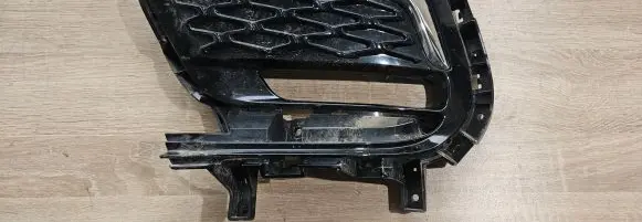 Chrysler Pacifica Front fog light trim/grill 6WF65TRMAC 94491 49795A