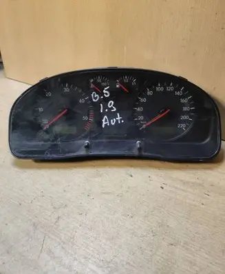 Volkswagen PASSAT B5 Speedometer (instrument cluster) 3B1919860D 110008919016