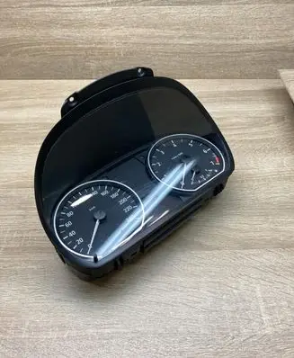 BMW 1 E81 E87 Speedometer (instrument cluster) 6983527