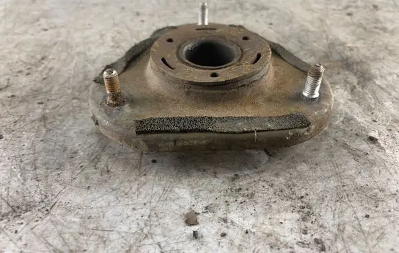 Toyota Corolla Verso AR10 Front upper strut mount 