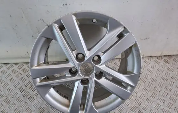 R16 alloy rim