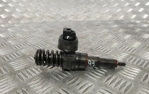Volkswagen Caddy Fuel injector 038130073AQ