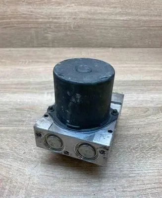 BMW 5 E60 E61 ABS Pump 6758743 0265234136