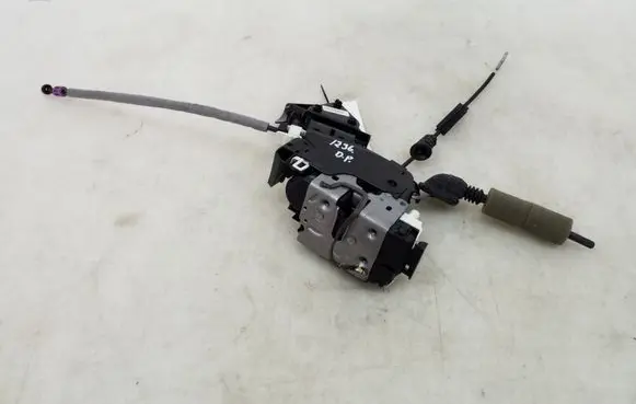 Mercedes-Benz GLK (X204) Front door lock A2047201835